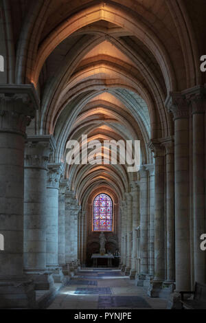 Innenraum der Kathedrale Notre-Dame de Laon in Frankreich Stockfoto