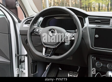 Ein Fragment der Innenraum eines modernen Autos. Stockfoto