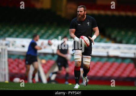 Cardiff, Großbritannien. 29 Okt, 2018. Jake Ball von Wales in Aktion. Wales Rugby Team Training im Fürstentum Stadium in Cardiff, South Wales am Montag, den 29. Oktober 2018. Das Team der Vorbereitung für ihre erste Herbst internationale Reihe Match gegen Schottland dieses Wochenende sind. pic von Andrew Obstgarten/Alamy leben Nachrichten Stockfoto