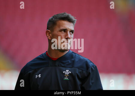 Cardiff, Großbritannien. 29 Okt, 2018. Jonathan Davies von Wales an schaut. Wales Rugby Team Training im Fürstentum Stadium in Cardiff, South Wales am Montag, den 29. Oktober 2018. Das Team der Vorbereitung für ihre erste Herbst internationale Reihe Match gegen Schottland dieses Wochenende sind. pic von Andrew Obstgarten/Alamy leben Nachrichten Stockfoto