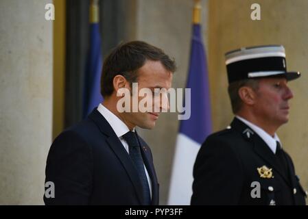 Paris, Frankreich. 29 Okt, 2018. Der französische Präsident Emmanuel Längestrich im Elysee-palast, während er darauf wartet, dass der äthiopische Premierminister Abiy Ahmed. *** Frankreich/KEINE VERKÄUFE IN DEN FRANZÖSISCHEN MEDIEN *** Credit: Idealink Fotografie/Alamy leben Nachrichten Stockfoto