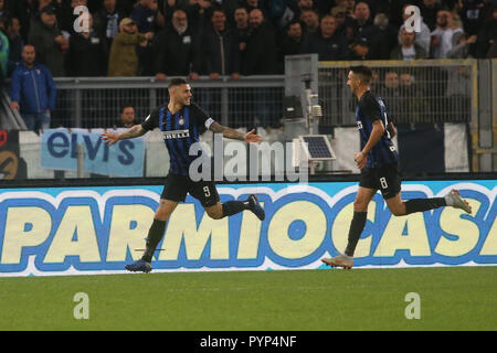 Rom, Italien. 29 Okt, 2018. Italienische Serie A Fussball Spiel SS Lazio - FC Internazionale am Olympiastadion in Foto feier Ziel Mauro Icardi Credit: Antonio Balasco/Alamy leben Nachrichten Stockfoto