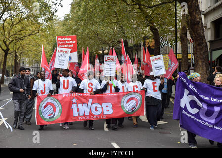 Aldwych, London, UK. 30 Okt, 2018. Die IWGB (Unabhängige Gewerkschaft in Großbritannien) Marsch durch die Innenstadt von London wie die IWGB Uber in der Berufungsinstanz Gesichter als Teil der fortwährenden Kampf um die Rechte der Arbeitnehmer. Quelle: Matthew Chattle/Alamy leben Nachrichten Stockfoto