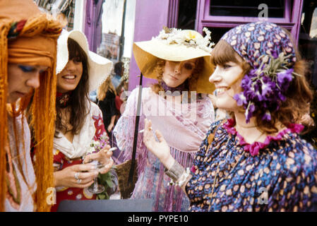 Schick und trendy Hippies. Chelsea Girls, London während der späten 1960er Jahre Colin Maher/Simon Webster Stockfoto