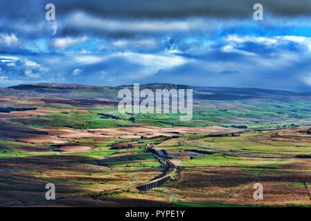 Einen Spaziergang bis Whernside in North Yorkshire Stockfoto