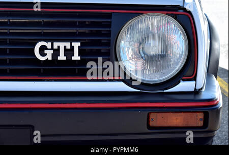 Volkswagen Golf GTI Mark I Kühlergrill Abzeichen Stockfoto