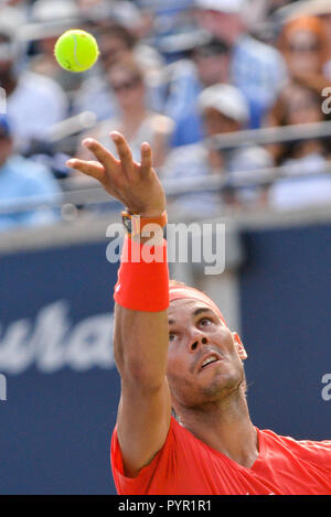 August 12, 2018 - Toronto, Ontario, Kanada: Rafael Nadal aus Spanien spielt gegen Stefanos Tsitsipas Griechenlands während des Finales an Tag 7 Der championshi Stockfoto