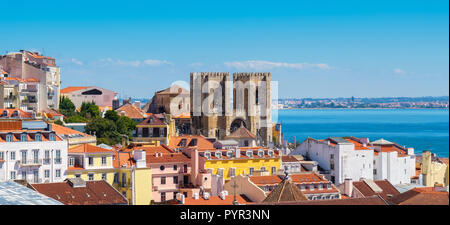 Lissabon panoranic Dächer von Aufzug Santa Justa gesehen. Portugal, Europa Stockfoto