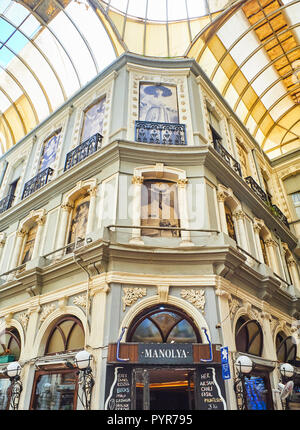 Blume Passage, Cicek Pasaji, einem berühmten historischen Passage in der Istiklal Caddesi, Stadtteil Beyoglu. Istanbul, Türkei. Stockfoto