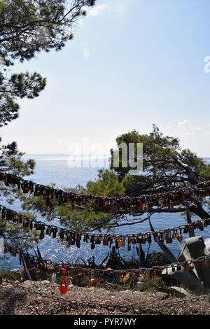 Liebe Schlösser, Makarska, Kroatien, Sep 2018 Stockfoto