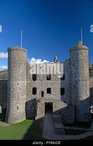 Harlech Castle in Nord Wales, auf einem Sporn des Rock in der Nähe der Irischen See gebaut. Von Edward gebaut, die ich zwischen 1282 und 1289. Stockfoto