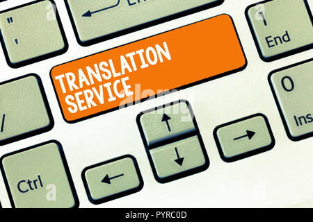 Handschrift Text schreiben Translation Service. Konzept Bedeutung der entsprechenden Zielsprache aus der Muttersprache. Stockfoto