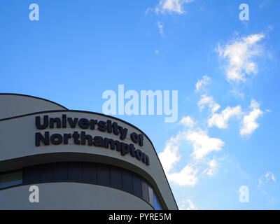 Ansicht der Neuen Universität von Northampton Waterside Campus, Northampton, Großbritannien Stockfoto