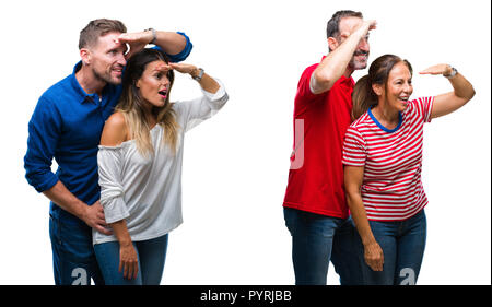 Collage der junge und ältere Paare, die in Liebe über isolierte Hintergrund sehr glücklich und lächelnd weit entfernt, mit der Hand über den Kopf. Suche Konzept. Stockfoto