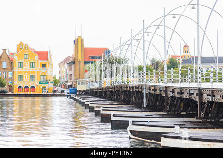 Die Brücke Königin Emma in Willemstad Stockfoto