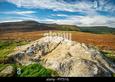 Tasse und Ring gekennzeichnet Felsen am Lordenshaws in der Nähe von Rothbury, Northumberland, England Stockfoto