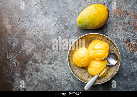 Hausgemachte mango Eis Stockfoto