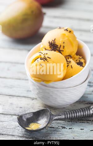 Hausgemachte mango Eis Stockfoto