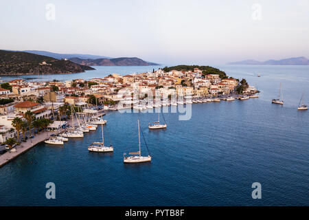 Luftbild Meer Marina von Ermioni, Ägäis, Griechenland. Stockfoto