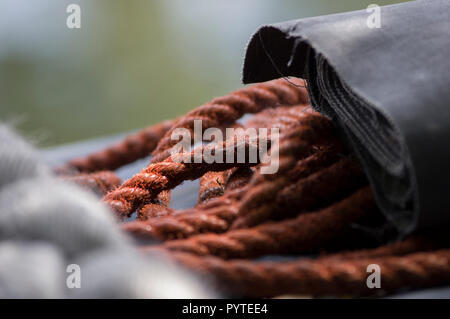 Seil auf einem Hausboot in Lee Valley Marina in Springfield Park Stamford Hill/Stoke Newington London UK Stockfoto