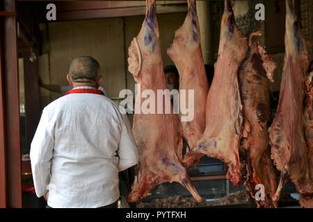 Rohes Fleisch mit Metzgerei in Kashgar, Kashi, China Stockfoto