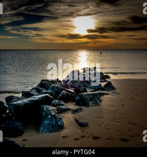 Strand bei Sonnenuntergang, Châtelaillon-Plage, Charente-Maritime Abteilung, Nouvelle-Aquitaine, Frankreich Stockfoto