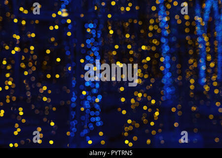 Vielen multicolor bokeh Kreis Hintergrund beleuchtung Girlande Dekoration Hintergrund Textur, geringe Tiefenschärfe Stockfoto