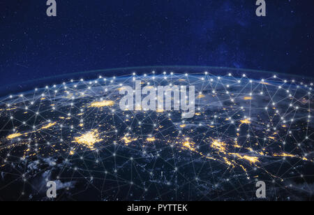 Informationstechnologie und Telekommunikation, globales Netzwerk Konzept, der Planet Erde aus dem Weltraum, Business Kommunikation weltweit, original Bild furnis Stockfoto
