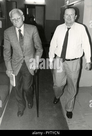 Alberto Moravia e Gianni Bisiach, 1980er Jahre Stockfoto