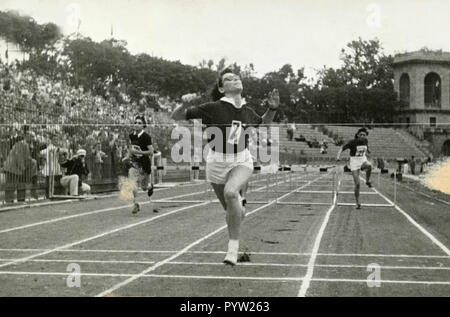 Italienische Hürdenspringer, Sprinter und lange Brücke Claudia Testoni, 1930er Jahre Stockfoto