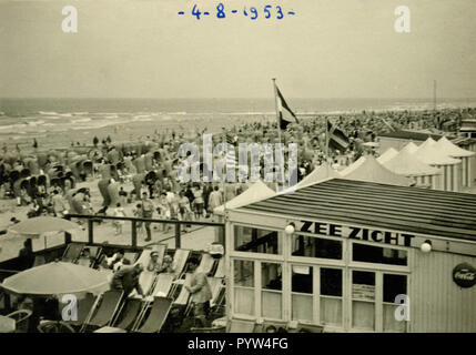 Strand von Scheveningen, Den Haag, Niederlande 1953 Stockfoto