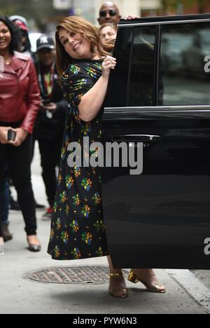 New York, NY, USA. 29 Okt, 2018. Chrissy Metz heraus und über für Celebrity Candids-MON, New York, NY 29. Oktober 2018. Credit: Kristin Callahan/Everett Collection/Alamy leben Nachrichten Stockfoto