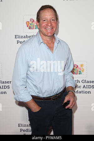 Cuver City, Kalifornien, USA. 27 Okt, 2018. Steve Guttenberg während Ankunft der Elizabeth Glaser Pediatric AIDS Foundation der Jährliche'' eine Zeit für Helden'' Familie Festival. Credit: Faye Sadou/AdMedia/ZUMA Draht/Alamy leben Nachrichten Stockfoto