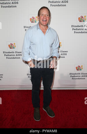 Cuver City, Kalifornien, USA. 27 Okt, 2018. Steve Guttenberg während Ankunft der Elizabeth Glaser Pediatric AIDS Foundation der Jährliche'' eine Zeit für Helden'' Familie Festival. Credit: Faye Sadou/AdMedia/ZUMA Draht/Alamy leben Nachrichten Stockfoto