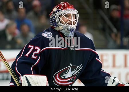 Columbus, OH, USA. 30 Okt, 2018. Columbus Blue Jackets Torwart Sergej Bobrovsky (72) verteidigt das Netz während der dritten Periode in einem Spiel zwischen den Detroit Red Wings und den Columbus Blue Jackets in der Nationwide Arena in Columbus, OH. Aaron Doster/CSM/Alamy leben Nachrichten Stockfoto