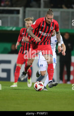 Wiesbaden, Deutschland. 30 Okt, 2018. Fussball: DFB-Pokal, SV Wehen Wiesbaden - Hamburger SV, 2. Runde in der BRITA-Arena. Der Wiesbadener Manuel Schiäffler. Quelle: Thomas Frey/dpa/Alamy leben Nachrichten Stockfoto