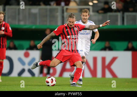 Wiesbaden, Deutschland. 30 Okt, 2018. Fussball: DFB-Pokal, SV Wehen Wiesbaden - Hamburger SV, 2. Runde in der BRITA-Arena. Der Wiesbadener Manuel Schiäffler. Quelle: Thomas Frey/dpa/Alamy leben Nachrichten Stockfoto