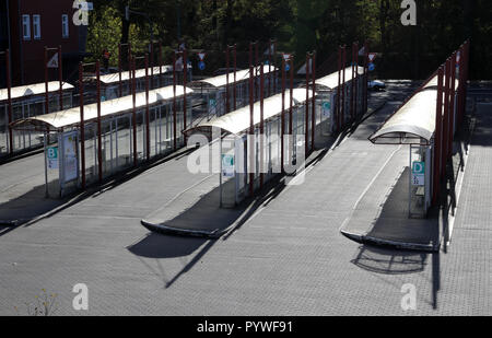 Neubrandenburg, Deutschland. 30 Okt, 2018. Der Busbahnhof. Quelle: Bernd Wüstneck/dpa-Zentralbild/dpa/Alamy leben Nachrichten Stockfoto