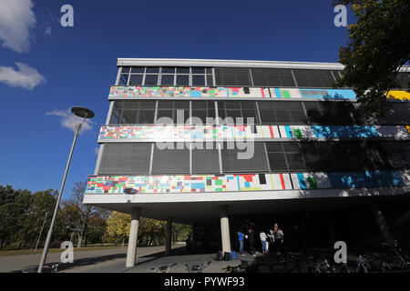 Neubrandenburg, Deutschland. 30 Okt, 2018. Das sportgymnasium Neben dem Jahnsportforum. Quelle: Bernd Wüstneck/dpa-Zentralbild/dpa/Alamy leben Nachrichten Stockfoto