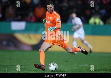 Furth im Wald, Deutschland. 30 Okt, 2018. firo: 30.10.2018 Fußball, Saison 2018/2019, DFB-Pokal, Pokal, SV Rodinghausen - FC Bayern München 1:2 Single Action, Niclas Heimann | Verwendung der weltweiten Kredit: dpa/Alamy leben Nachrichten Stockfoto