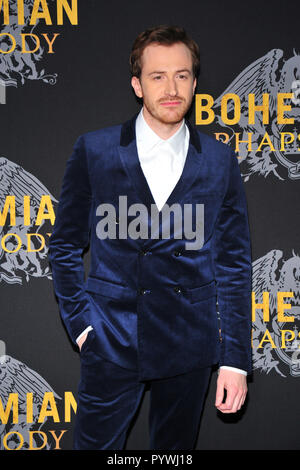 New York, NY, USA. 30 Okt, 2018. Joe Mazzello bei der Premiere von Bohemian Rhapsody am 30. Oktober 2018 auf dem Pariser Theater in New York City. Quelle: John Palmer/Medien Punch/Alamy leben Nachrichten Stockfoto