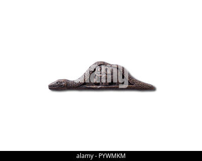 Bronze Souvenir Boa Constrictor verdauen ein Elefant aus Der kleine Prinz novella von Antoine de Saint-Exupery auf weißem Hintergrund Stockfoto