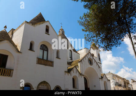 Sant Antonio Kirche, Alberobello, Italien Stockfoto