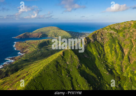 Eine Ansicht von Koko Head und Koko Crater. Stockfoto