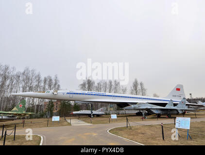 09.23.2018 Rußland Uljanowsk Flughafen: Die Kabine des legendären Sowjetischen Flugzeug Tupolew Tu-144, erste supersonic Passagierflugzeug der Welt Stockfoto