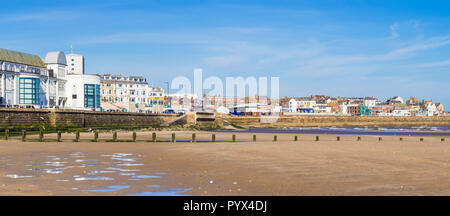 Bridlington Beach Yorkshire South Beach und Bridlington Spa Theater South Marine Drive Bridlington East Riding of Yorkshire England GB Europa Stockfoto