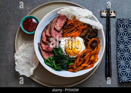 Bibimbap, koreanische Rindfleisch und Gemüse Gericht Stockfoto