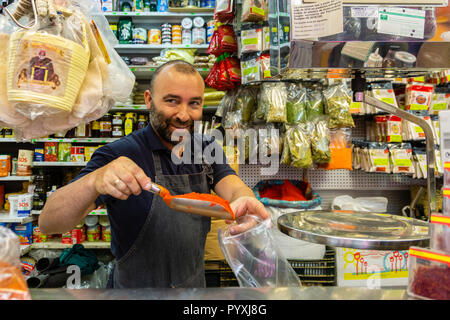 Zentrale Atarazanas Markt Malaga, Spanien Stockfoto