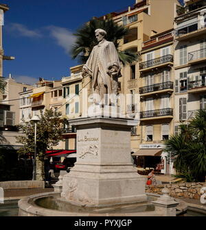 AJAXNETPHOTO. 2018. CANNES, Frankreich. - Englisch Einfluss - Statue in der Nähe der Allee DE LA LIBERTE englischer Aristokrat 1 ST BARON HERR HENRY PETER BROUGHAM UND VAUX. Foto: Jonathan Eastland/AJAX REF: GX8 182509 603 Stockfoto