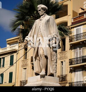 AJAXNETPHOTO. 2018. CANNES, Frankreich. - Englisch Einfluss - Statue in der Nähe der Allee DE LA LIBERTE englischer Aristokrat 1 ST BARON HERR HENRY PETER BROUGHAM UND VAUX. Foto: Jonathan Eastland/AJAX REF: GX8 182509 605 Stockfoto